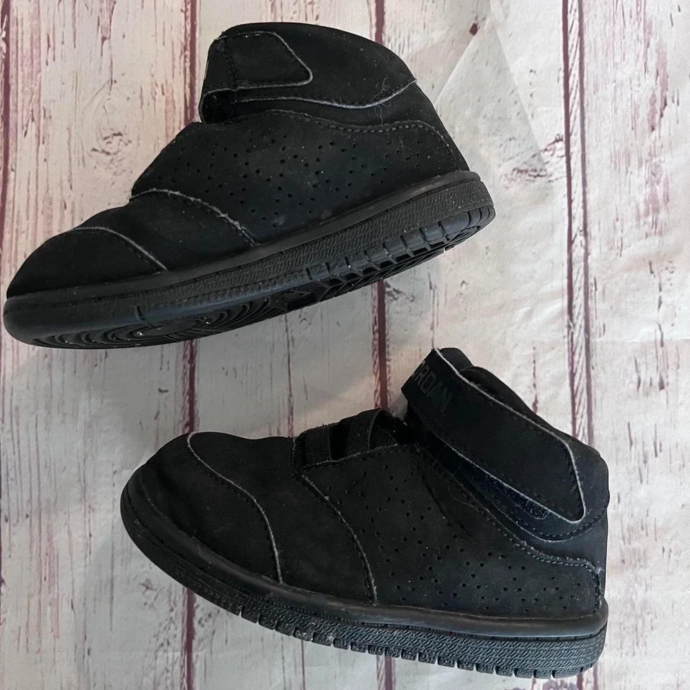 Black Jordan Flight 1 #881436-010 Toddler Sz 7 Sneakers